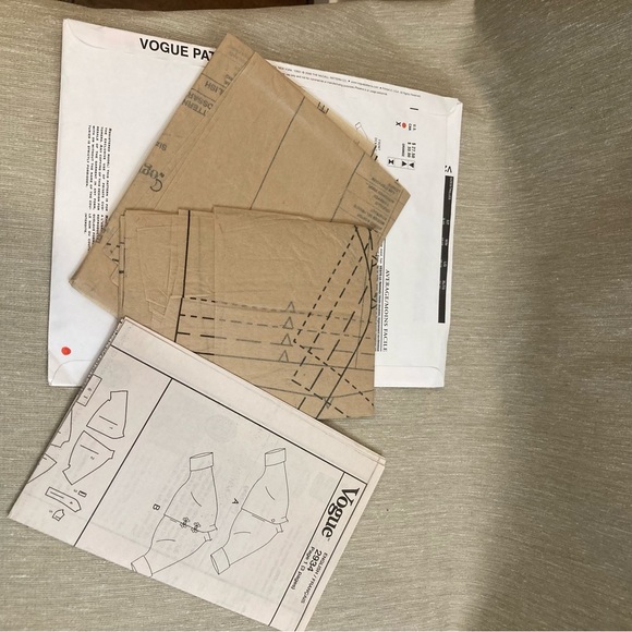 VOGUE Vintage All Sizes Included Pattern Number V 2934 - Picture 5 of 5